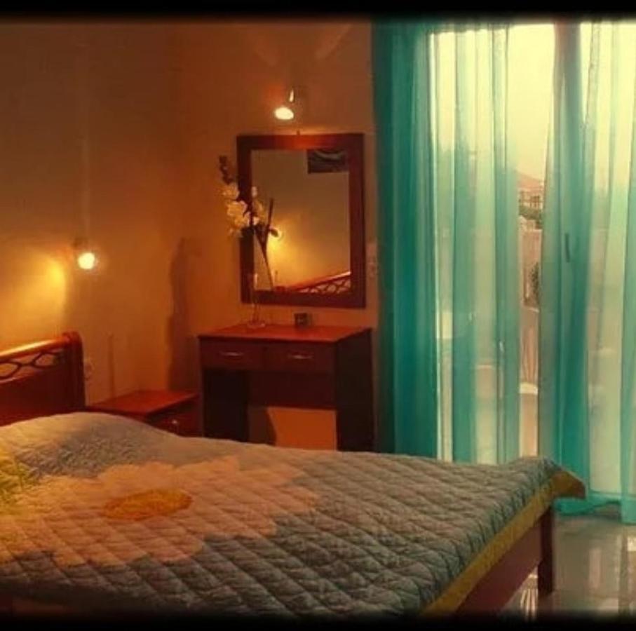 Golden Sun Rovies Exterior foto